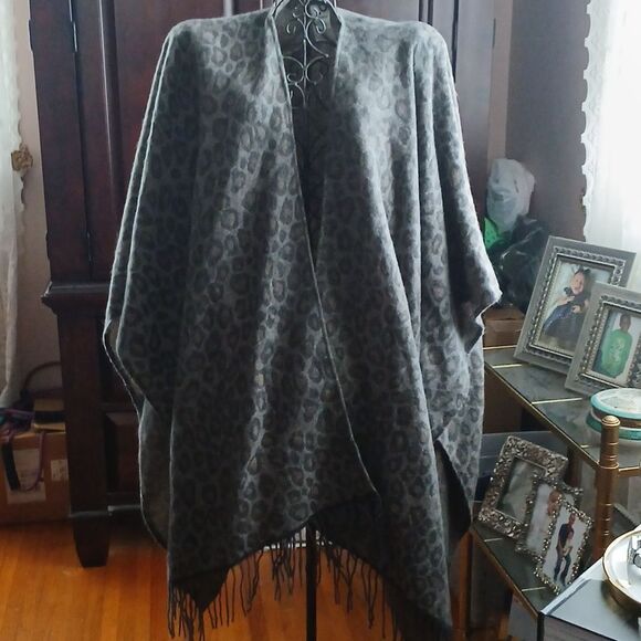 Woolrich  - Picture 1 of 4